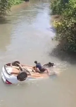 Populares quebram vidro de carro submerso e salvam bebê de 1 ano e meio em MT