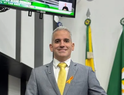 Fred Gahyva volta à Câmara de Cuiabá após Daniel Monteiro assumir cargo na Seduc