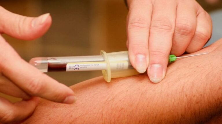 43-alunos-precisam-de-atendimento-medico-apos-uso-de-agulha-compartilhada-no-es_widelg