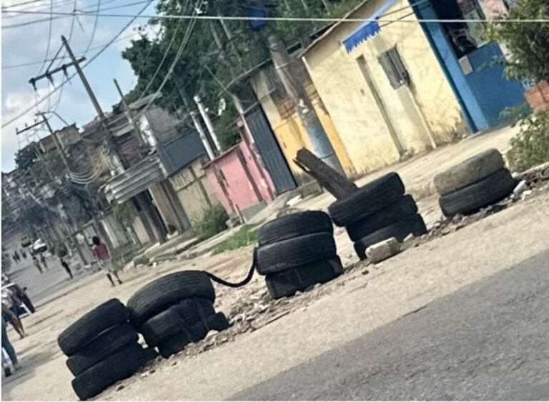 barricada-EBX7n6-1068x783
