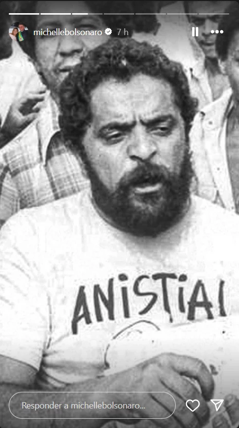 image-11 Michelle Bolsonaro compartilha foto antiga de Lula pedindo anistia