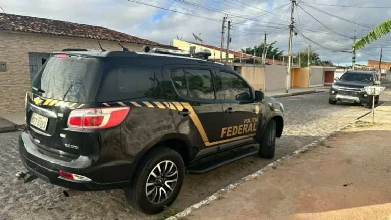 policia-federal-cumpriu-dois-mandados-de-busca-e-apreensao-e-um-de-prisao-preventiva-em-maceio-e-arapiraca-al-1743171394398_v2_900x506.jpg