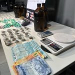 926081a1-4749-43aa-9431-484ee1b77d91-150x150-1 Trio é flagrado com drogas, arma e “loló” em Várzea Grande