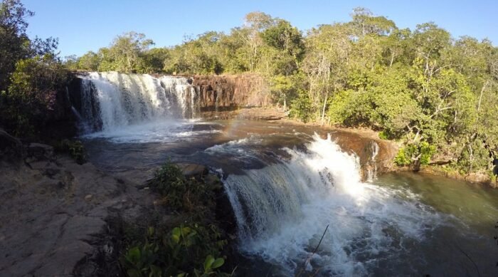 as-duas-quedas-da-cachoeira