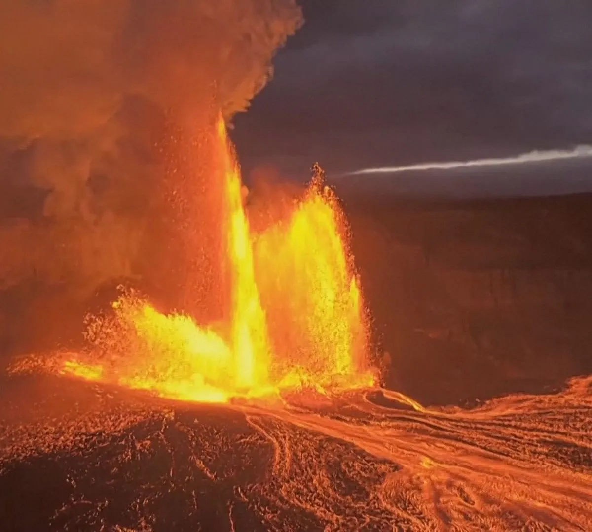 BR_CNN_260525_RTR_EV_C_6969_USA_VOLCANO.mp4_frame_936