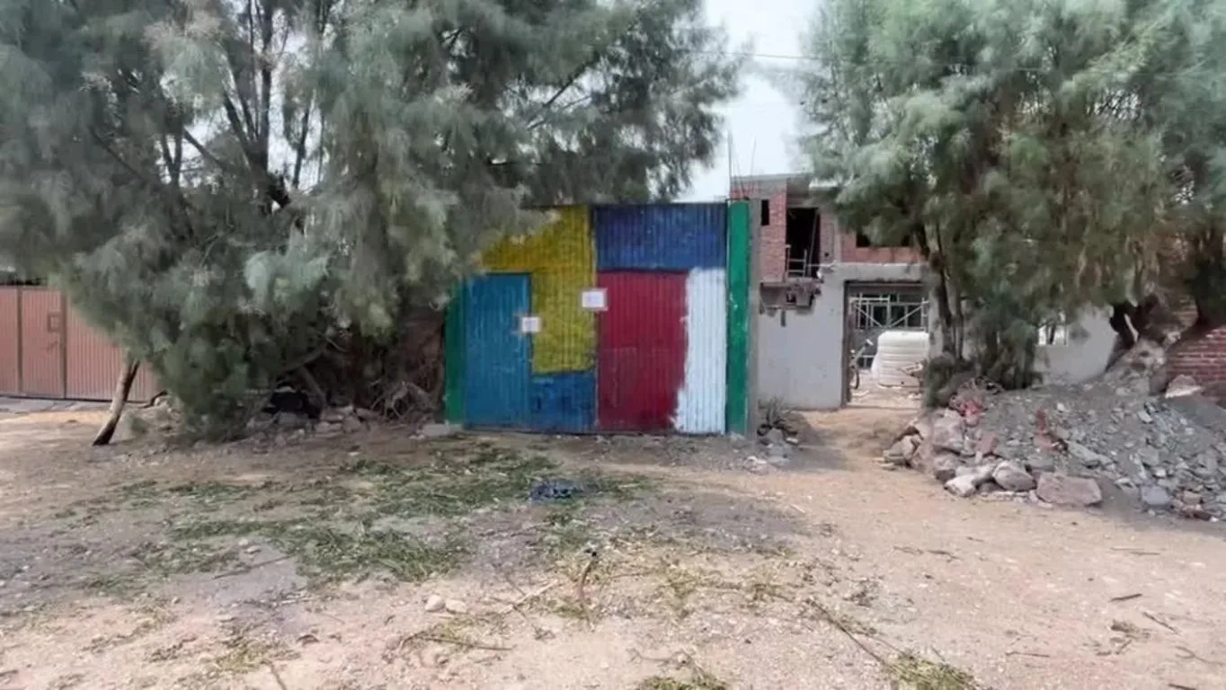 MuOFpLOA-corpos-casa-abandonada