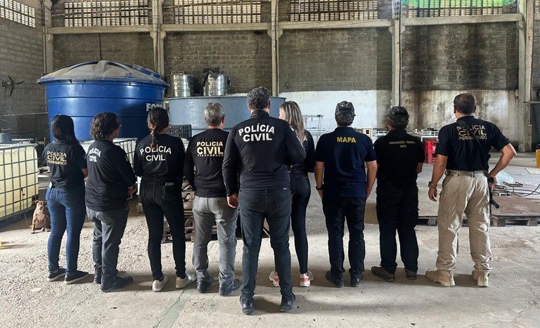 WhatsApp-Image-2025-05-27-at-09.34.58 Produção de vodca clandestina usava garrafas sujas e embalagens falsas; com fezes de pombo
