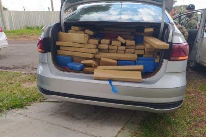 1_pcdf_e_prf_apreendem_mais_de_meia_tonelada_de_maconha_em_goias-6645675