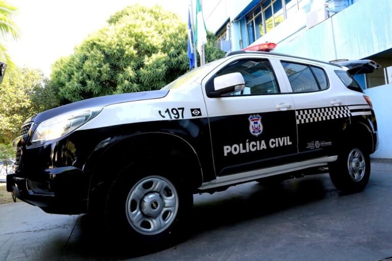 Viatura da Polícia Civil