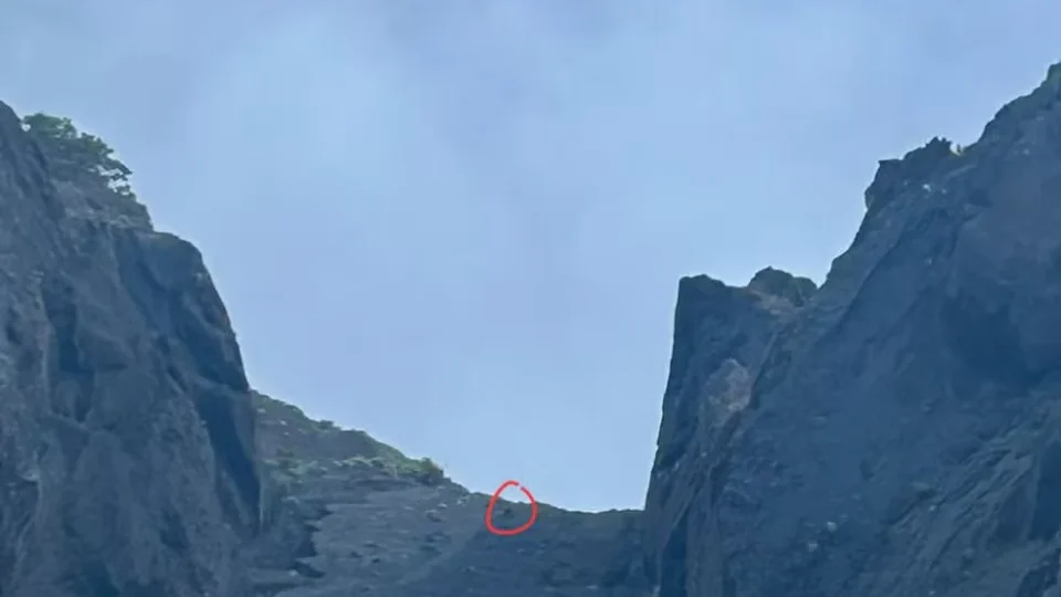 whatsapp-image-2025-06-21-at-06.53.07-960x540-1 Brasileira cai em trilha de vulcão na Indonésia e aguarda resgate; veja vídeo