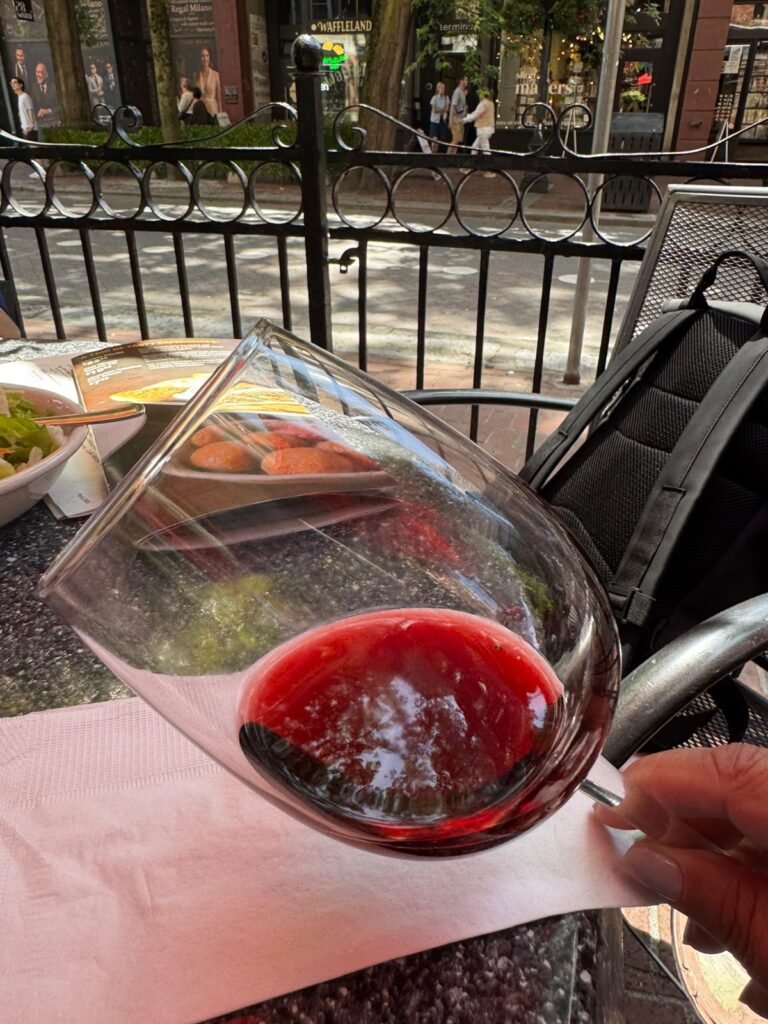 TACA-DE-VINHO-768x1024 O que vai na taça: os vinhos queridinhos no Brasil e no Canadá