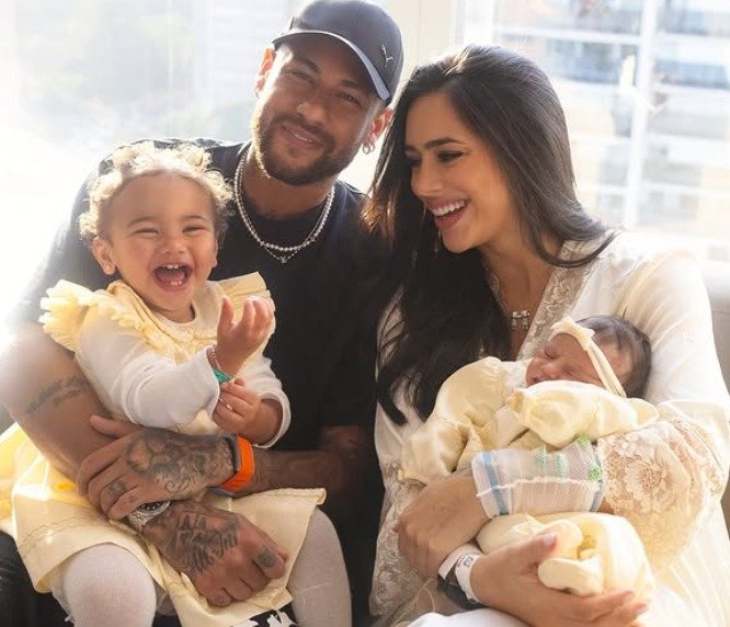ab573765-1457-4fba-ab67-1a5759b7b7eb Primeiros cliques de Mel filha de Neymar e Bruna encantam a internet; VEJA