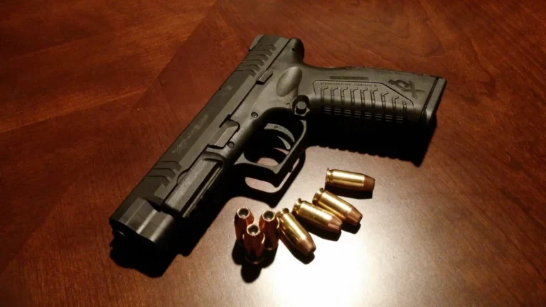 handgun-231696_1920-1024x576