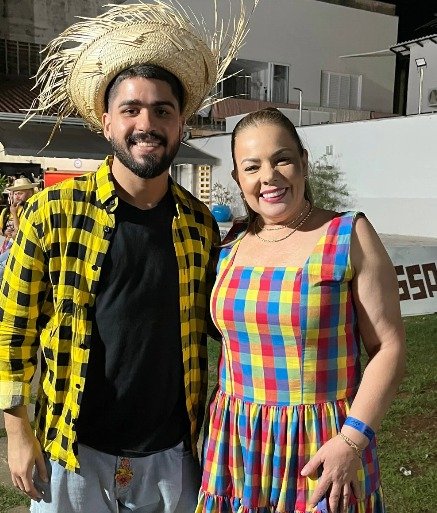 paula O Melhor Arraiá de Cuiabá tem noite histórica com 15 mil pessoas e show de Israel Novaes; veja fotos