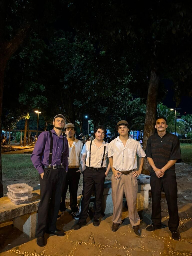 2f1bdbf6-16bc-468d-b0a0-8b5b09f4794b-768x1024 Peaky Brownies: jovem de 20 anos conquista espaço com brownies de whisky em Várzea Grande