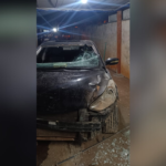 Frente-do-veiculo-foi-depredada