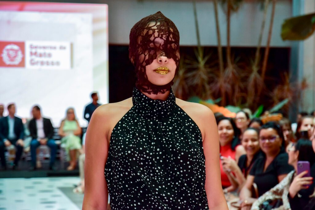 capa-1024x683 Moda que abraça: desfile mais uma marca edição solidária do bazar Vem Ser Mais Solidário