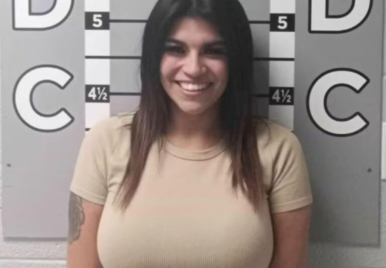 gravida-sorri-em-foto-de-prisao-apos-causar-r-68-mil-de-prejuizo-ao-carro-do-ex