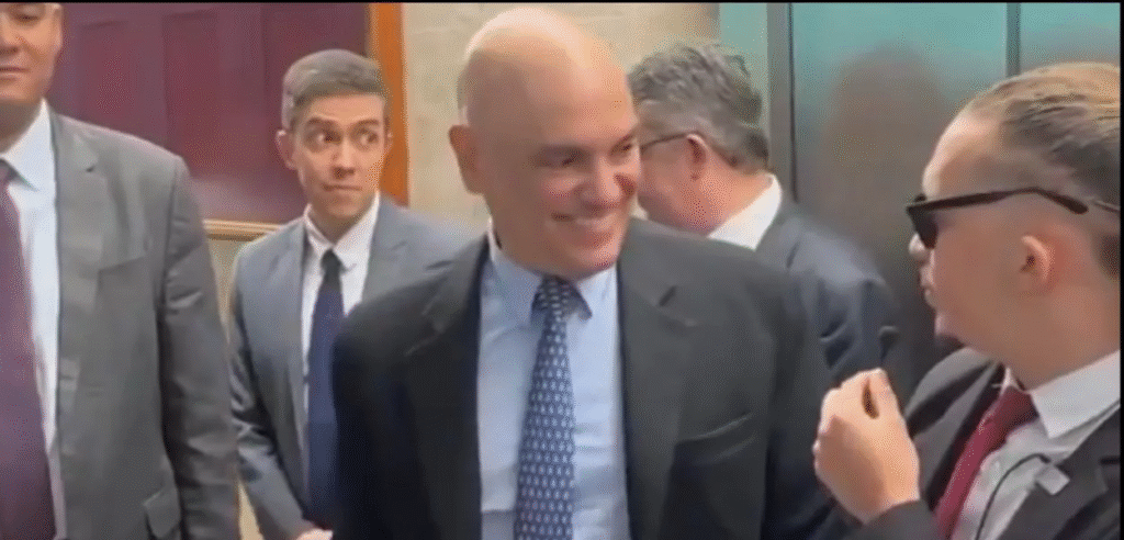 image-269-1024x492 ‘Você fala inglês?’, Moraes faz piada sobre defesa nos EUA em encontro com humorista; VEJA VÍDEO