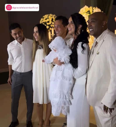 image-389 Batizado de Clara reúne família e famosos em São Paulo; veja fotos e vídeo