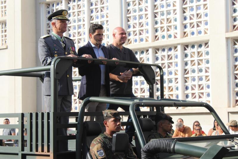 image-129 Mais de 8 mil pessoas prestigiam desfile cívico-militar na Getúlio  Vargas; em Cuiabá