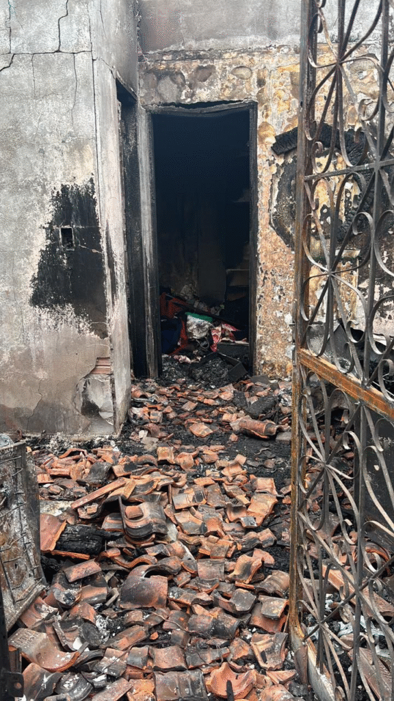 image-330-576x1024 SOLIDARIEDADE: Jovem mãe perde tudo em incêndio e pede ajuda para recomeçar