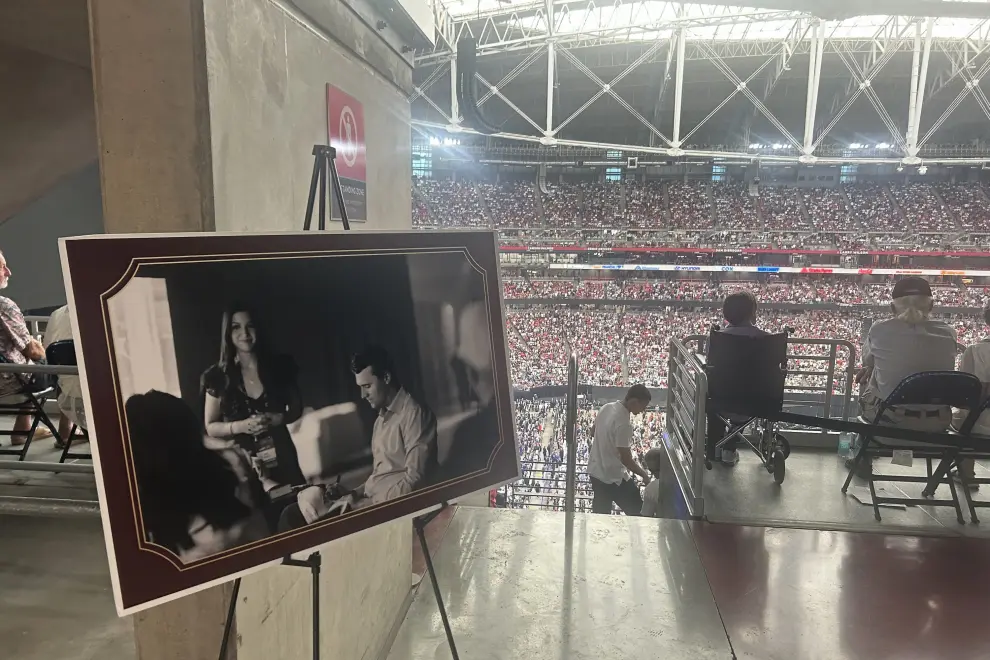 image-385 Milhares se despedem de Charlie Kirk em funeral nos EUA