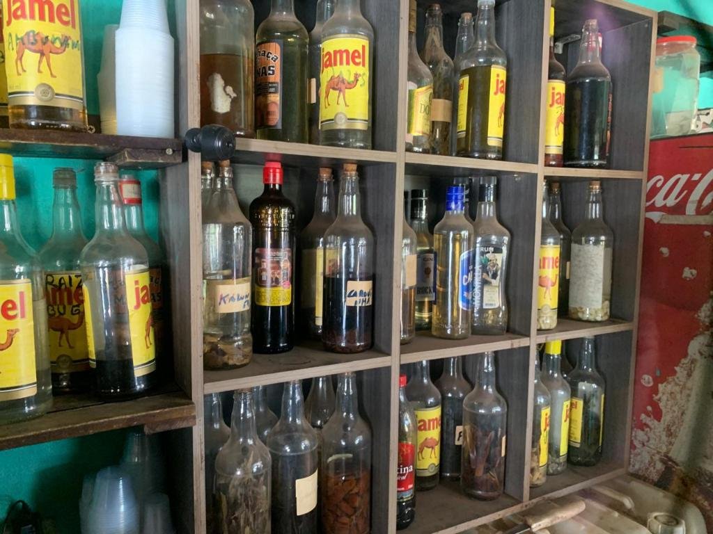 105227 Fábrica clandestina de bebida destilada é interditada em Várzea Grande