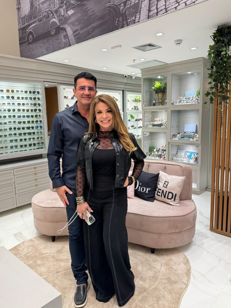 casal-768x1024 Paris Vision 8 redefine o conceito de luxo óptico em Cuiabá