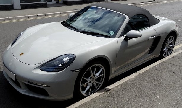 convertible-porsche-car-1588437445Pth