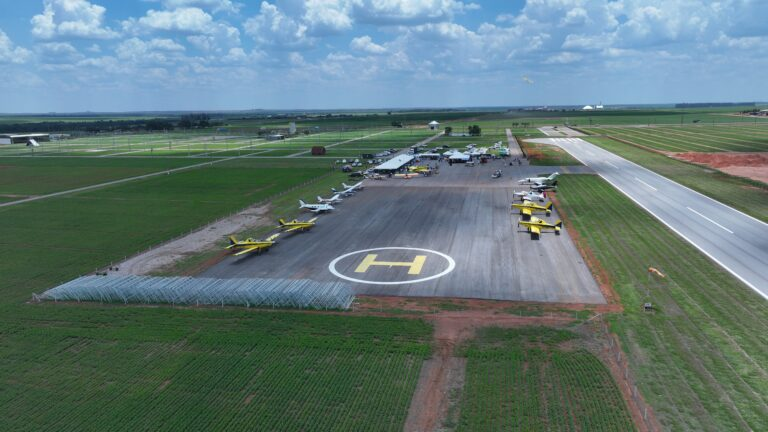 image-310 Semana do Aviador encanta público com inovação e demonstrações aéreas