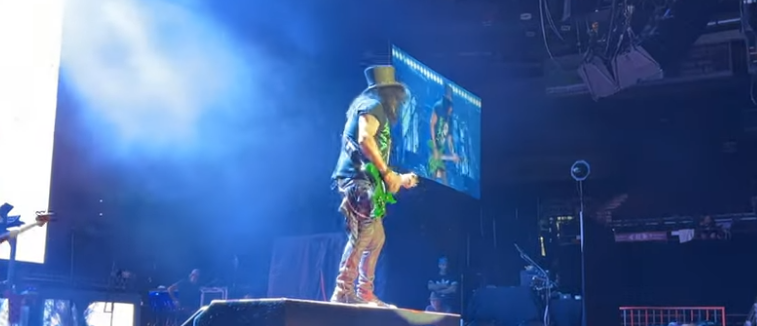 image-362 CHINESE DEMOCRACY: O MITO, O CAOS E O ÁLBUM MAIS CARO DA HISTÓRIA