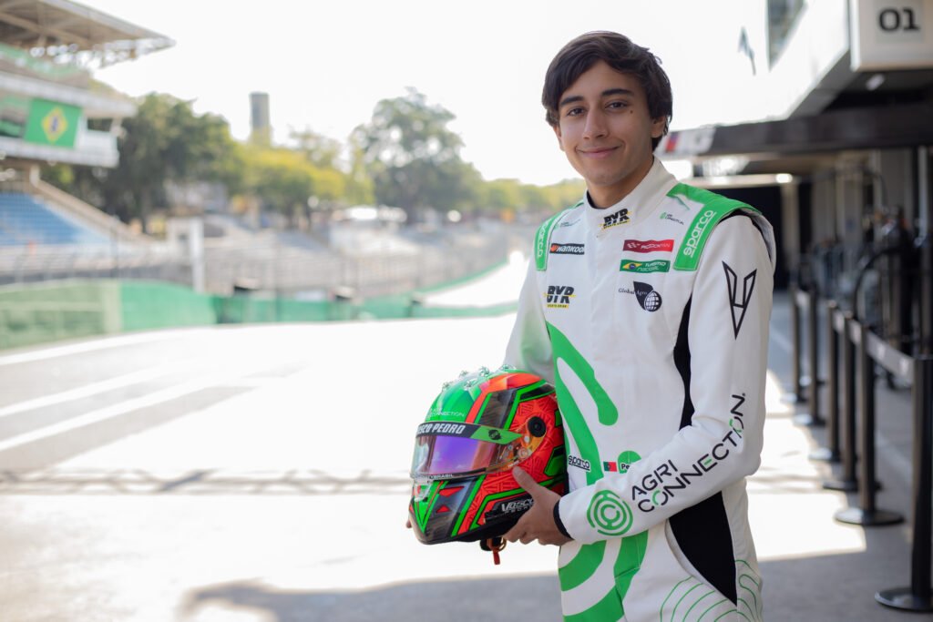 Piloto-Vasco-1-1024x683 Empresa mato-grossense leva o agro para as pistas e aposta em jovens talentos na estreia da Stock Car em Cuiabá
