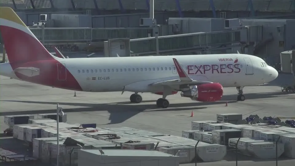 Venezuela-revoga-direitos-de-voo-para-companhias-aereas-em-meio-a-escalada-de-tensoes-com-os-EUA