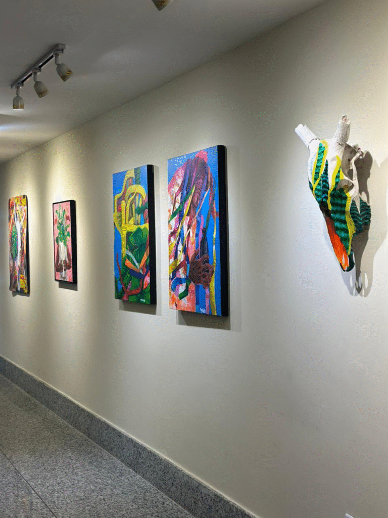 image-130-768x1024 “Entre Sorte e Fé”, exposição de Babu78, chega aos últimos dias em Cuiabá; confira a programação